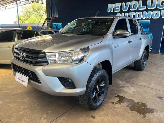 TOYOTA HILUX 2.7 SR 4X2 CD 16V FLEX 4P MANUAL TOYOTA HILUX 2.7 SR 4X2 CD 16V FLEX 4P MANUAL
